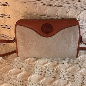 Vintage Dooney & Bourke crossbody bag. Clean